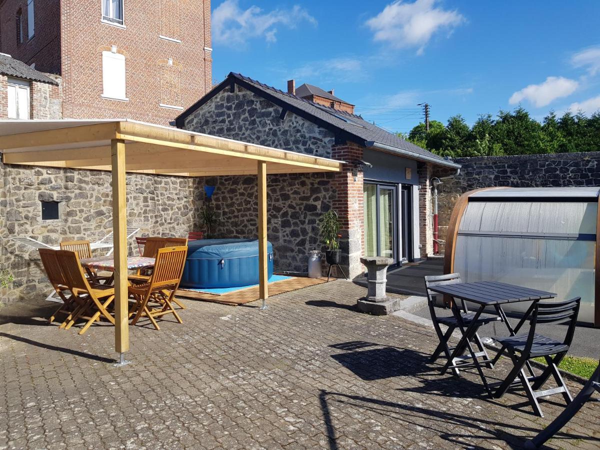 Hotel Duplex Swimming Cats à Saint-Hilaire-sur-Helpe Extérieur photo